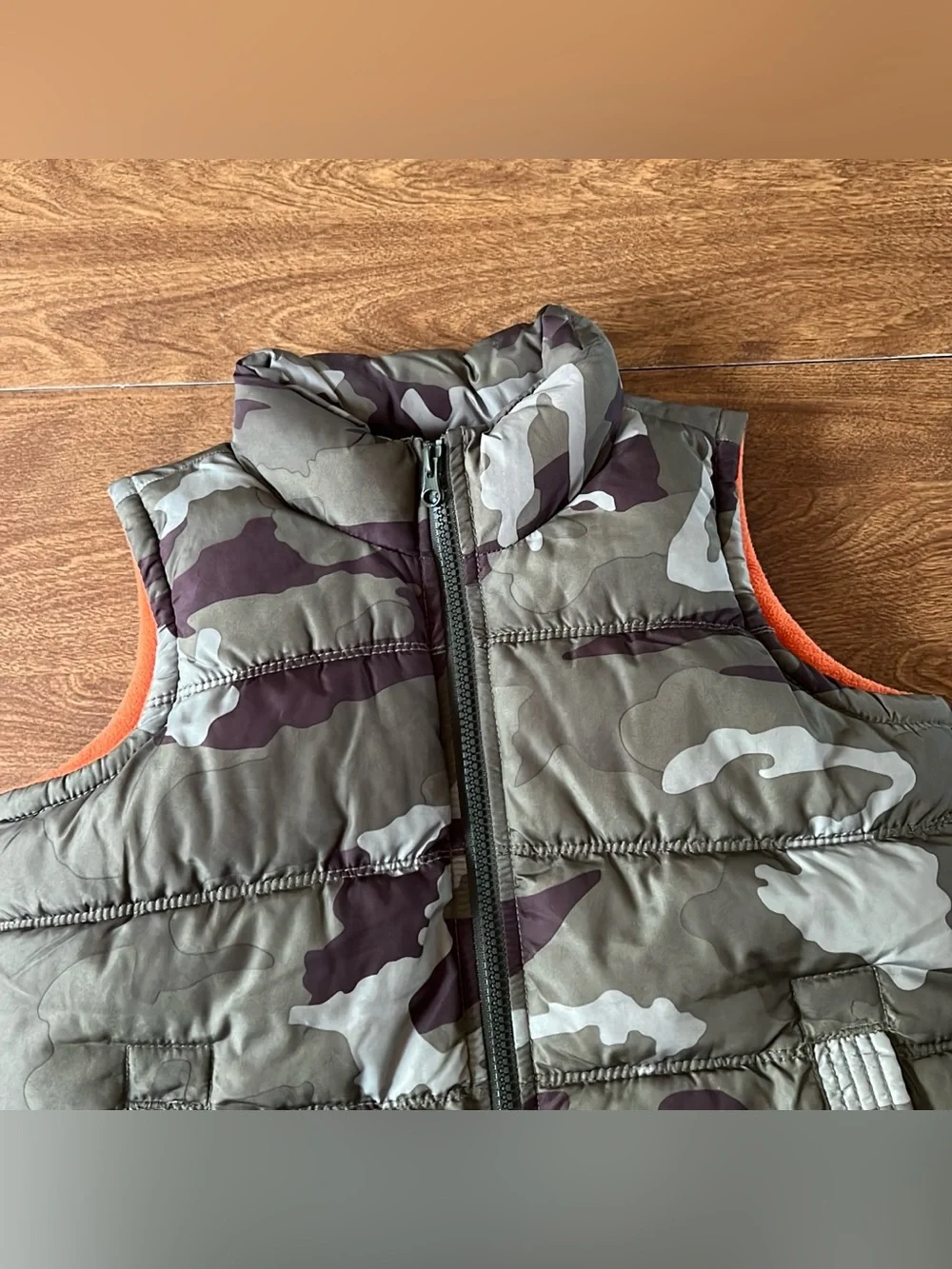 Old Navy Children Camouflage Green Orange full zip Toddlers Vest Kids size XS/5